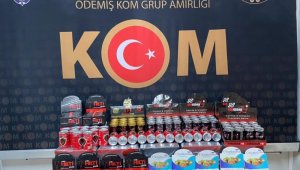 İzmir'de cinsel içerikli ürün ve uyuşturucu operasyonu