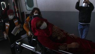 Kendinden yaşça küçük karısını defalarca bıçakladı!