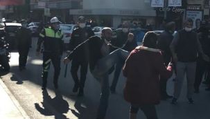 Maske takmayan şahıs kimlik soran polise bıçak çekti!