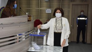 Menemen'de kurayla başkan vekili seçildi