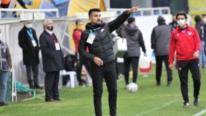 Menemenspor'da teknik direktör Cenk Laleci ile yollar ayrıldı