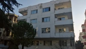 Tavada unutulan yağ apartmanda yangına sebep oluyordu