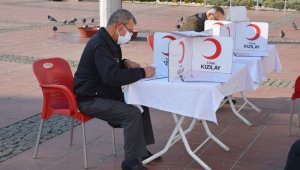 Türk Kızılayı Aliağa'da kan bağışı topluyor