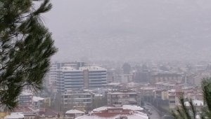 10 yıl aranın ardından Tire merkeze kar yağdı