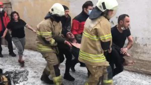 Alevlerin içinde kalan hurdacıyı itfaiye kurtardı