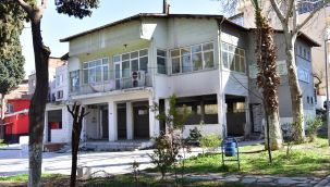 Bornova'daki o yapı metruk binaydı, aktivite merkezi oldu