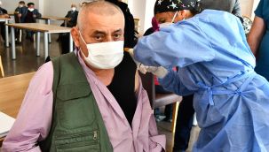 Büyükşehir Belediyesi Sosyal Yaşam Kampüsü’nde ilk doz aşılar yapıldı