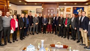 Büyükşehir'den İzmir kulüplerine 18 milyonluk destek