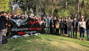 CHP İzmir Gençlik'ten kayyum rektör çıkışı; Bilime kelepçe vurulmaz!