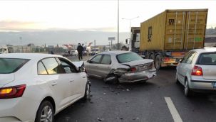 İzmir'de feci kaza: 7 araç birbirine girdi!