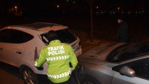 İzmir'de bir günde 2 zincirleme kaza: 14 araçta hasar oluştu