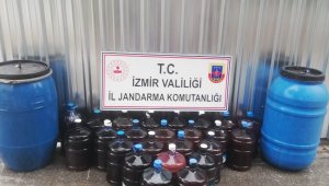 İzmir'de kaçak içki operasyonu: 880 litre kaçak kırmızı şarap ele geçirildi