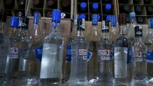 Kaçak üretim patladı: Alkollü içkilerde artan vergi resmi rakı piyasasını küçülttü!