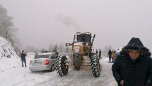Ödemiş'te dağlar kar altında ekipler alarmda