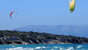 Çeşme'de Şubat ayında kite surf keyfi