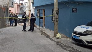 İzmir'de vahşet: Boğazını keserek öldürdü