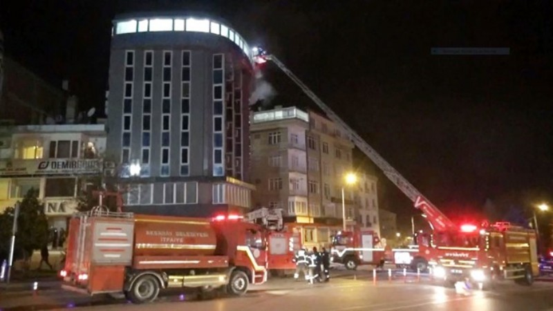 İntihar etmek istedi, hem kendini hem de oteli yaktı!