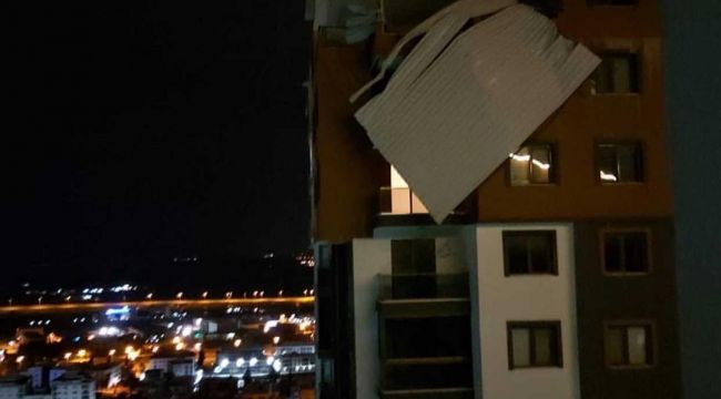 İzmir’de fırtına ve yağış şiddetini artırıyor!
