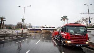 İzmir’de hayat normale dönüyor: Sel mağdurlarına Büyükşehir'den destek