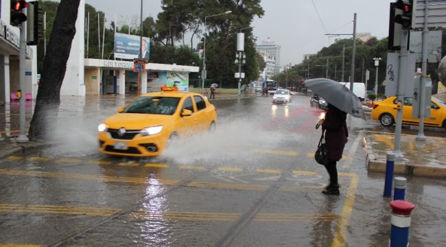 İzmir sele teslim