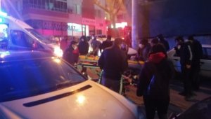 İzmir'de bıçaklı kavga: 1 ölü