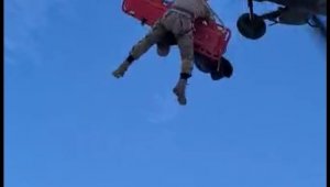 Jandarma nefes kesen kurtarma operasyonunun görüntülerini paylaştı