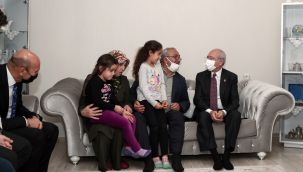 Kılıçdaroğlu ve Soyer şehit ailesini ziyaret etti