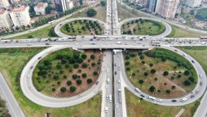 Sel sularına teslim olan kavşak hiç sel yaşanmamış gibi