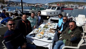 Alaçatılı işletmeciden Alaçatıspor'a moral yemeği