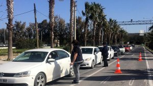 Çeşme'de kısıtlamaya uymayan 27 araca ceza!