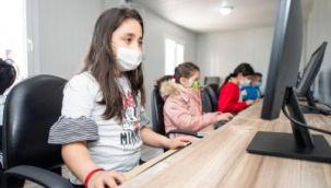 İzmir’de deprem dayanışması sürüyor