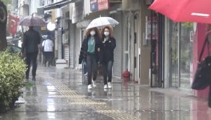 İzmir güne yağışla başladı