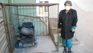İzmir'de engelli yaşlı adamın akülü arabasının şarj aletini bile çaldılar!