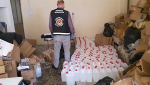 İzmir'de sahte etil alkol operasyonu: 2 bin litre ele geçirildi