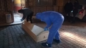 İzmir'de şüpheli ölüm: Trans birey çekyat içerisinde ölü bulundu!