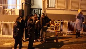 İzmir'de yakayı ele veren hırsızlar ev sahibini bıçakladı