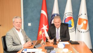 İZTO, Eriha ve Valencia Ticaret Odaları ile “Kardeş Oda” protokolü imzaladı