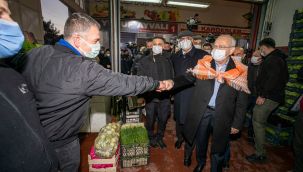 Kılıçdaroğlu İzmir’de hal esnafıyla buluştu