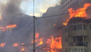 Korkutan yangın; 50’ye yakın ev alevlere teslim oldu
