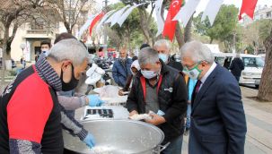 Ödemiş’te şehitler için pilav ikramı