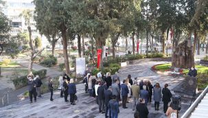 Zübeyde Ana'nın kabrinde 8 Mart anması