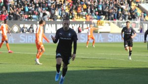 Altay'ın gol kralı Paixao yine rekor peşinde
