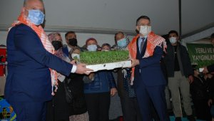 Bakan Pakdemirli'den üreticilere fidan ve tohum dağıtımı