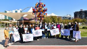 Başkan Gümrükçü AIESEC’li gençlere evini açan ailelerle buluştu