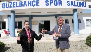 Başkan İnce spor salonunun anahtarını şampiyona teslim etti
