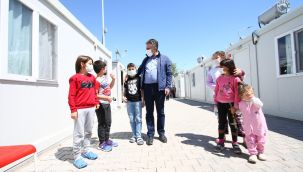 Başkan Sandal depremzedeleri yalnız bırakmıyor