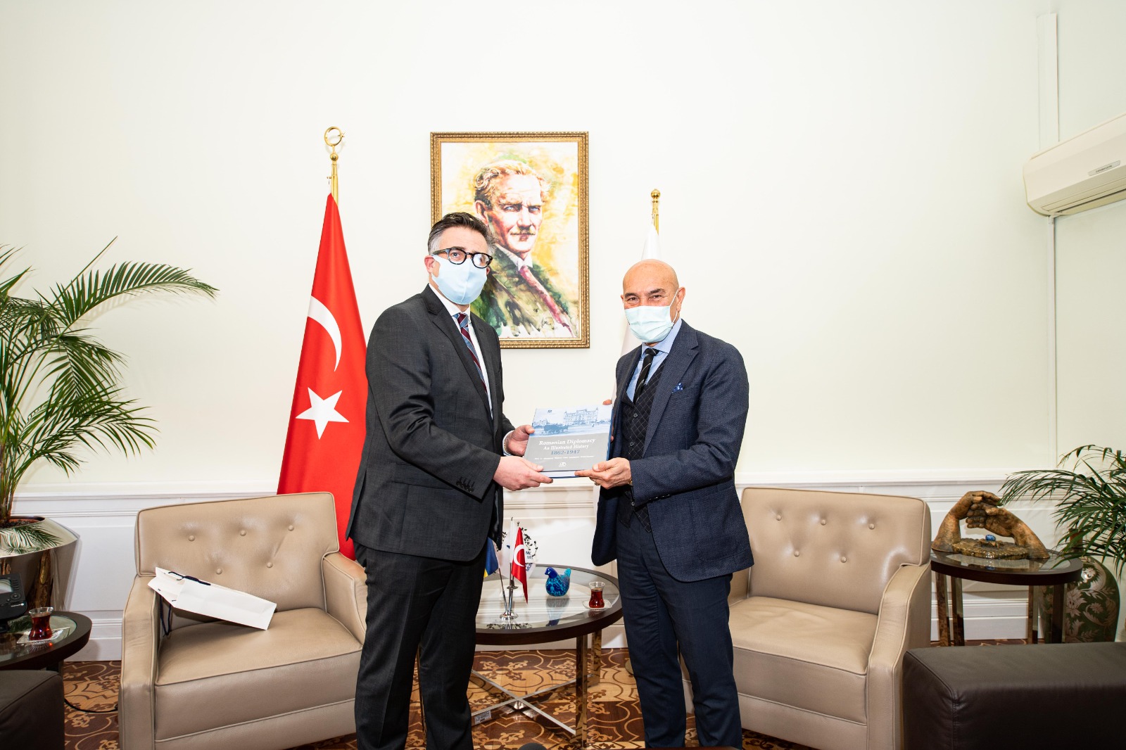 Başkan Soyer Romanya'nın Ankara Büyükelçisi Tinca'yı ağırladı