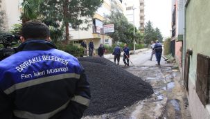 Bayraklı'nın sokakları yenileniyor