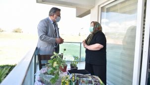 Bornova'da 65 yaş üstü unutulmadı