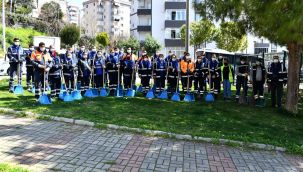 Büyükşehir'den Karabağlar'da büyük temizlik harekâtı